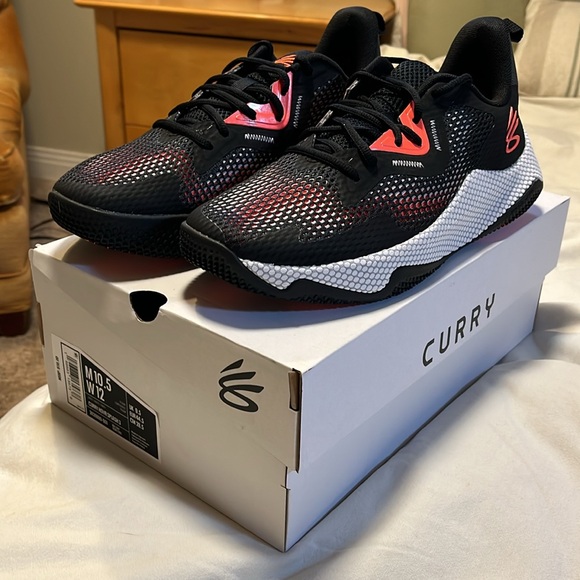 Curry Hovr Splash 3 - M10.5/ W12 - Picture 2 of 4